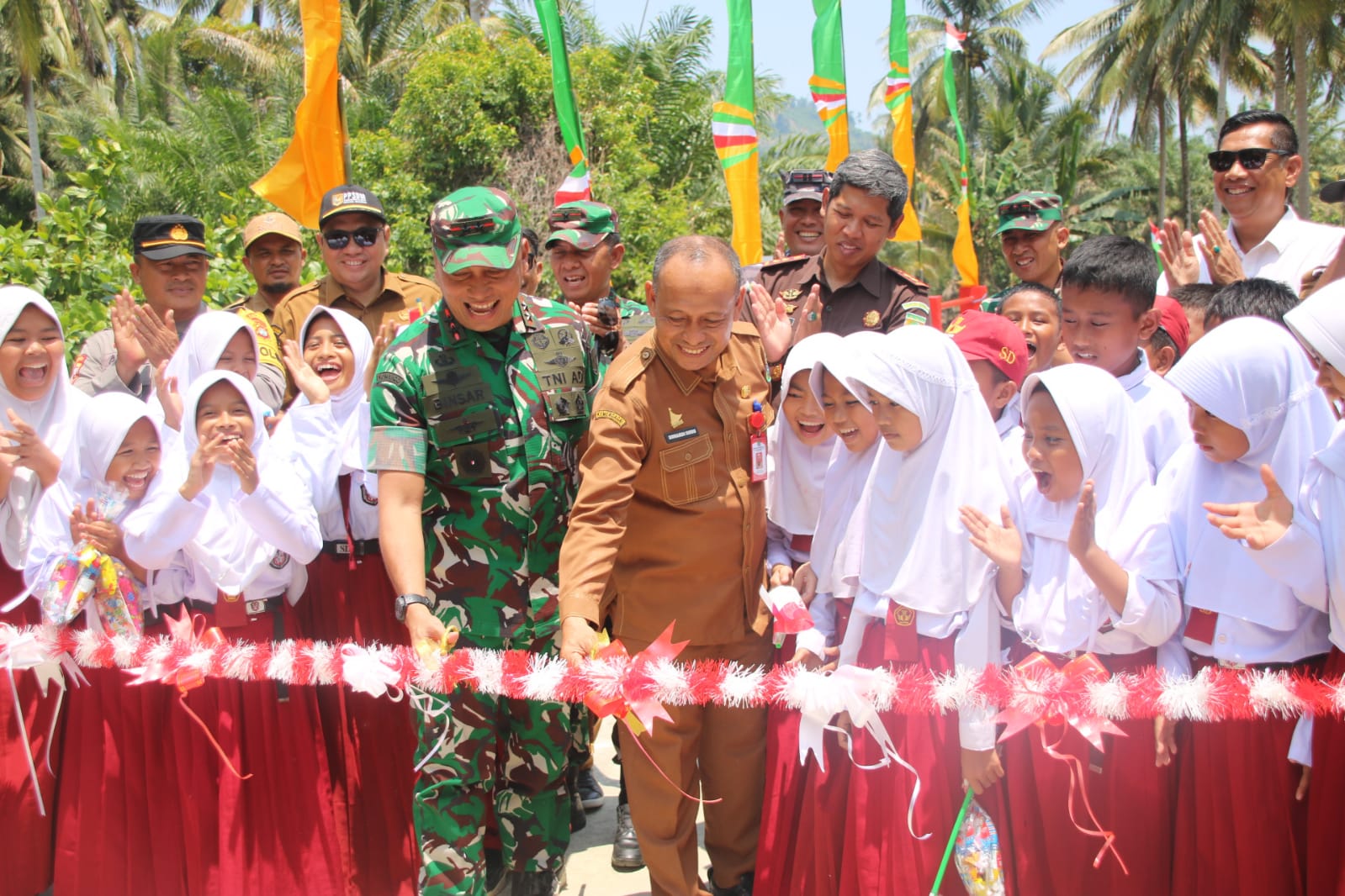 Pemkab Pasangkayu Mengapresiasi Jajaran TNI Angkatan Darat Atas Peresmian Jembatan Beton